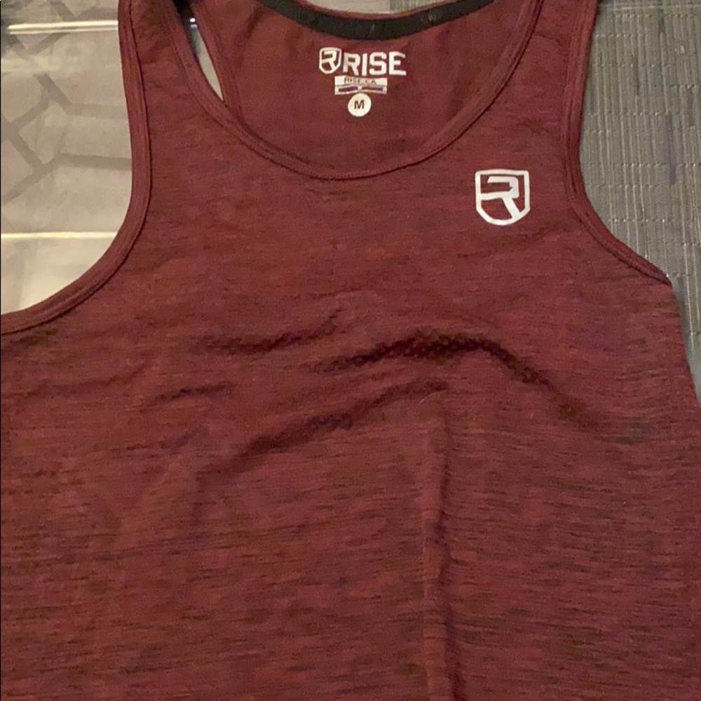 Rise tank top medium